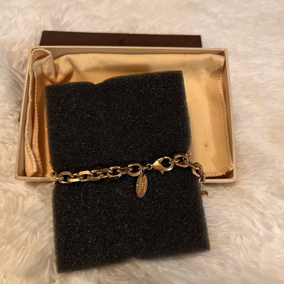 Louis Vuitton Bracelet - Picture 6 of 15